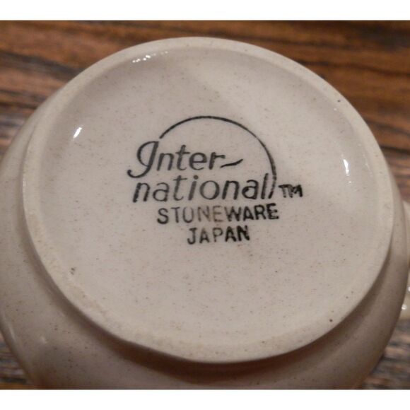 International Stoneware Farm County Cups Coffee Mugs Lot of 4 - Picture 3 of 3